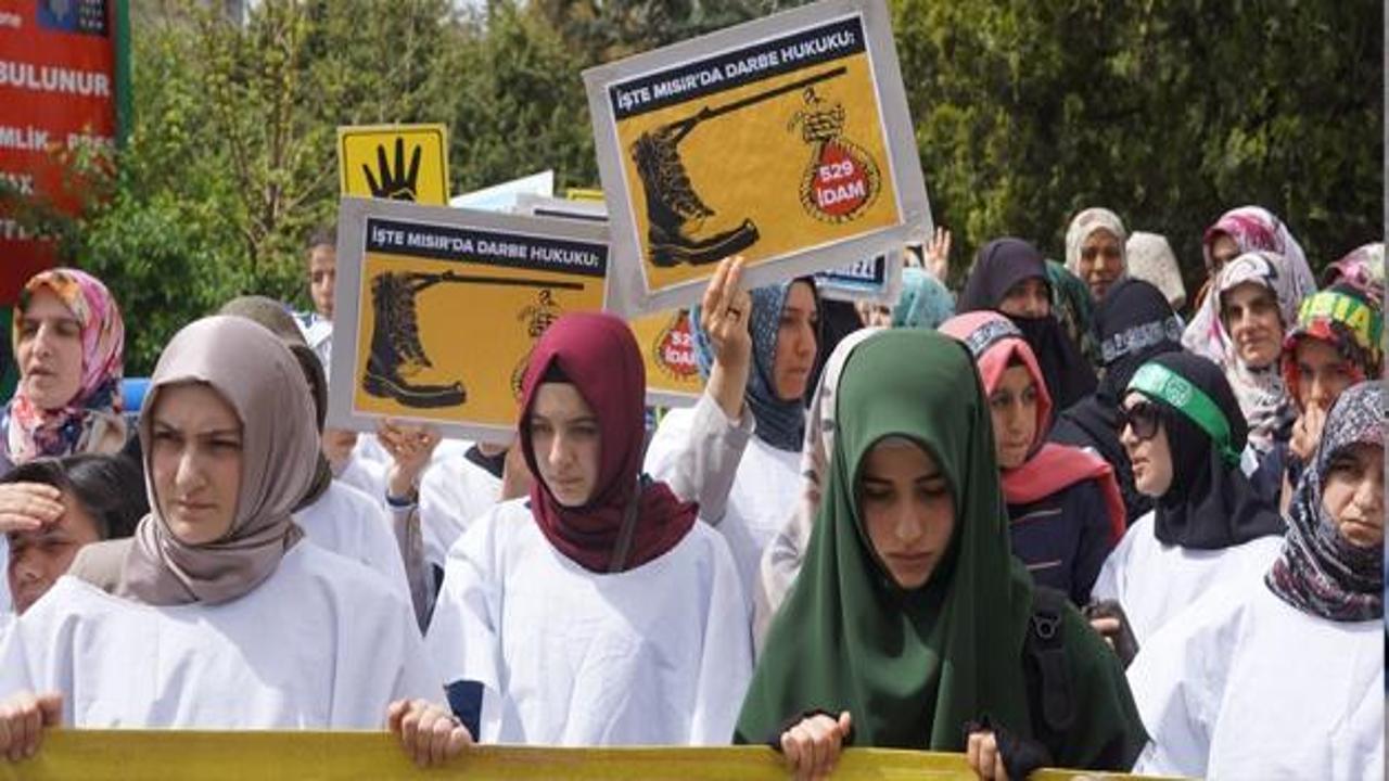 İmam Hatipli kızlar idamlara karşı durdu