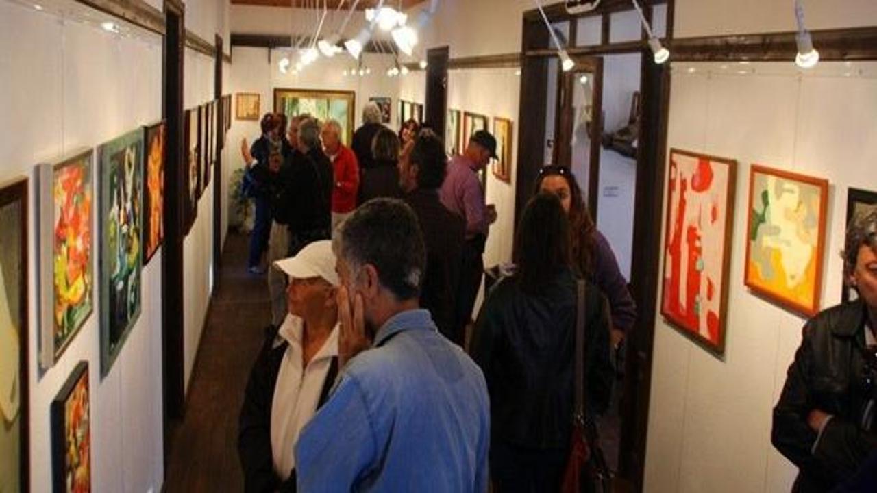 ABD'li resim sanatçısı Kaş'ta sergi açtı