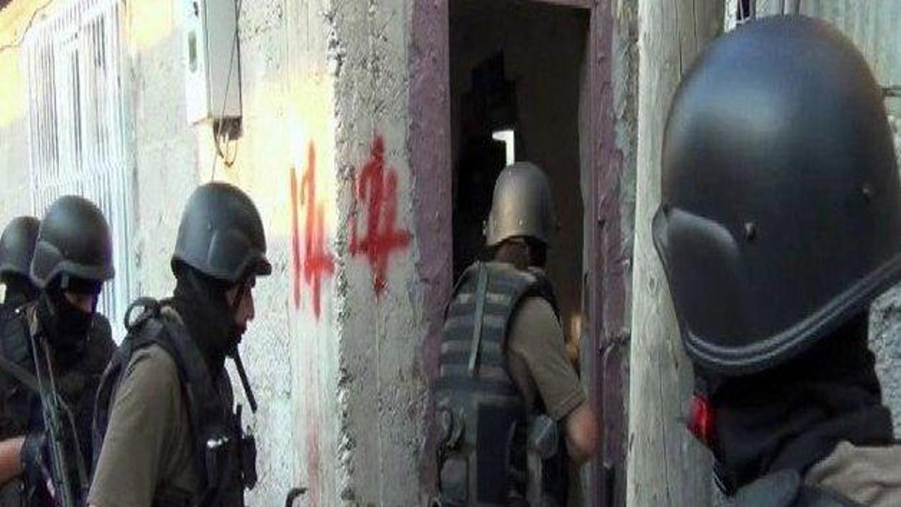 Adana'da bin 500 polisle uyuşturucu operasyonu