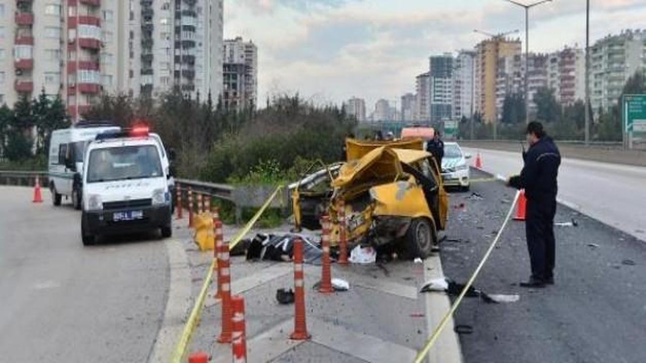 Adana'da feci kaza: 1 ölü, 4 yaralı