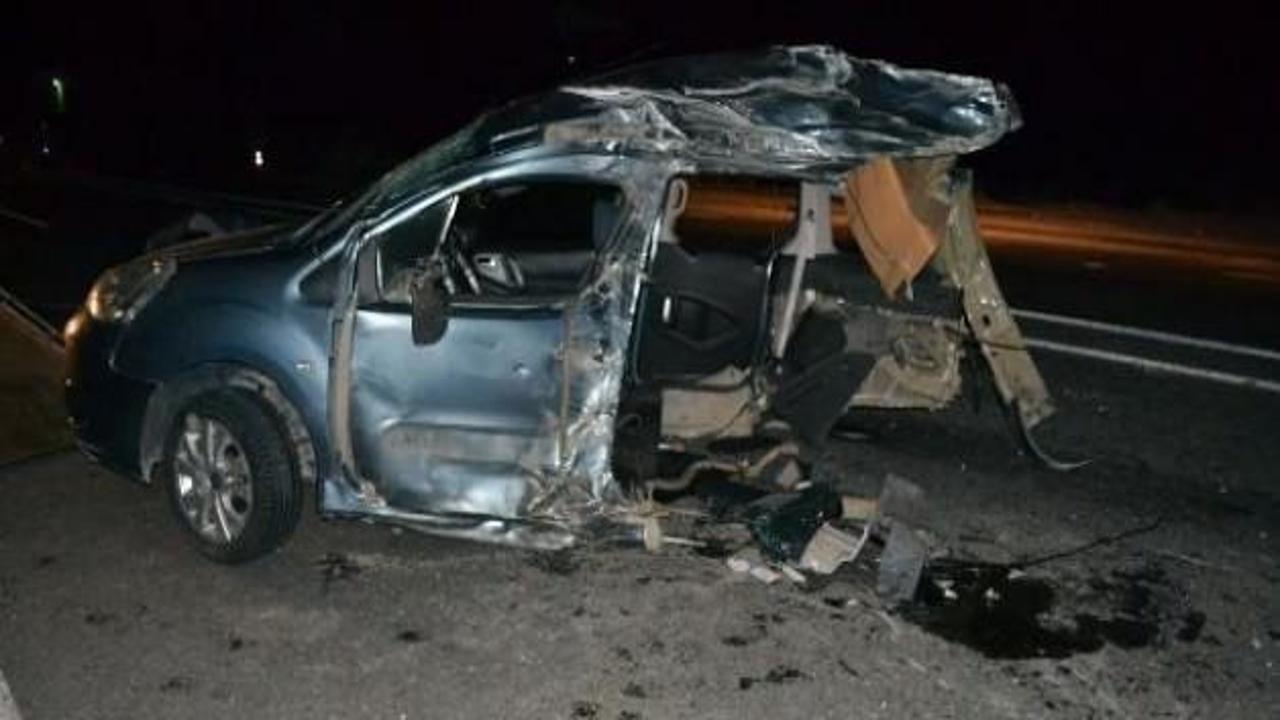 Ahlat'ta trafik kazası: 2'si ağır 16 yaralı
