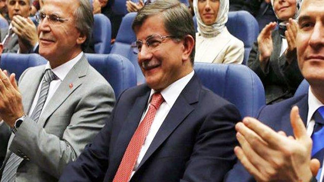 Ahmet Davutoğlu'nu güldüren mani