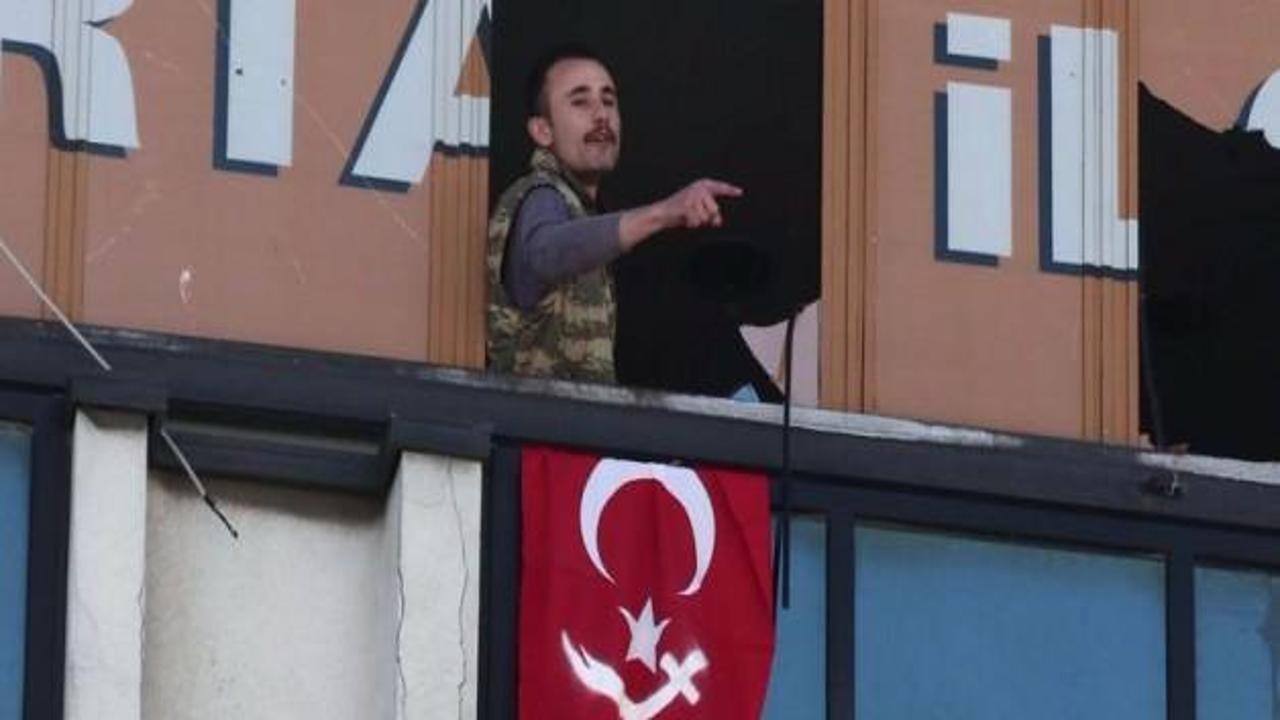 AK Parti binasına silahlı baskın!
