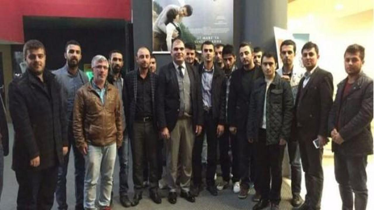 AK Parti, gen&ccedil;leri sinema filminde buluşturdu