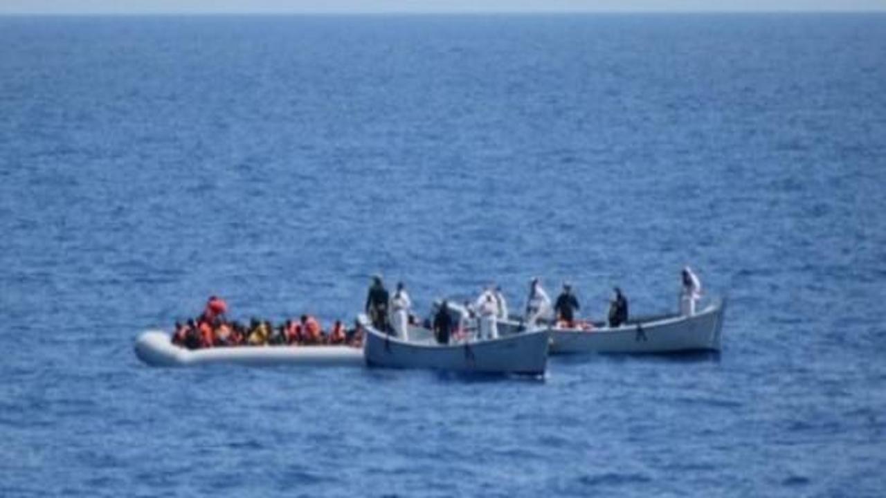 Ege Denizi'nde 330 göçmen kurtarıldı