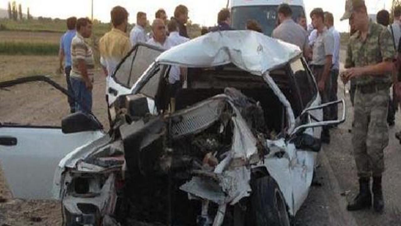 Alaşehir'de kaza: 3 yaralı!