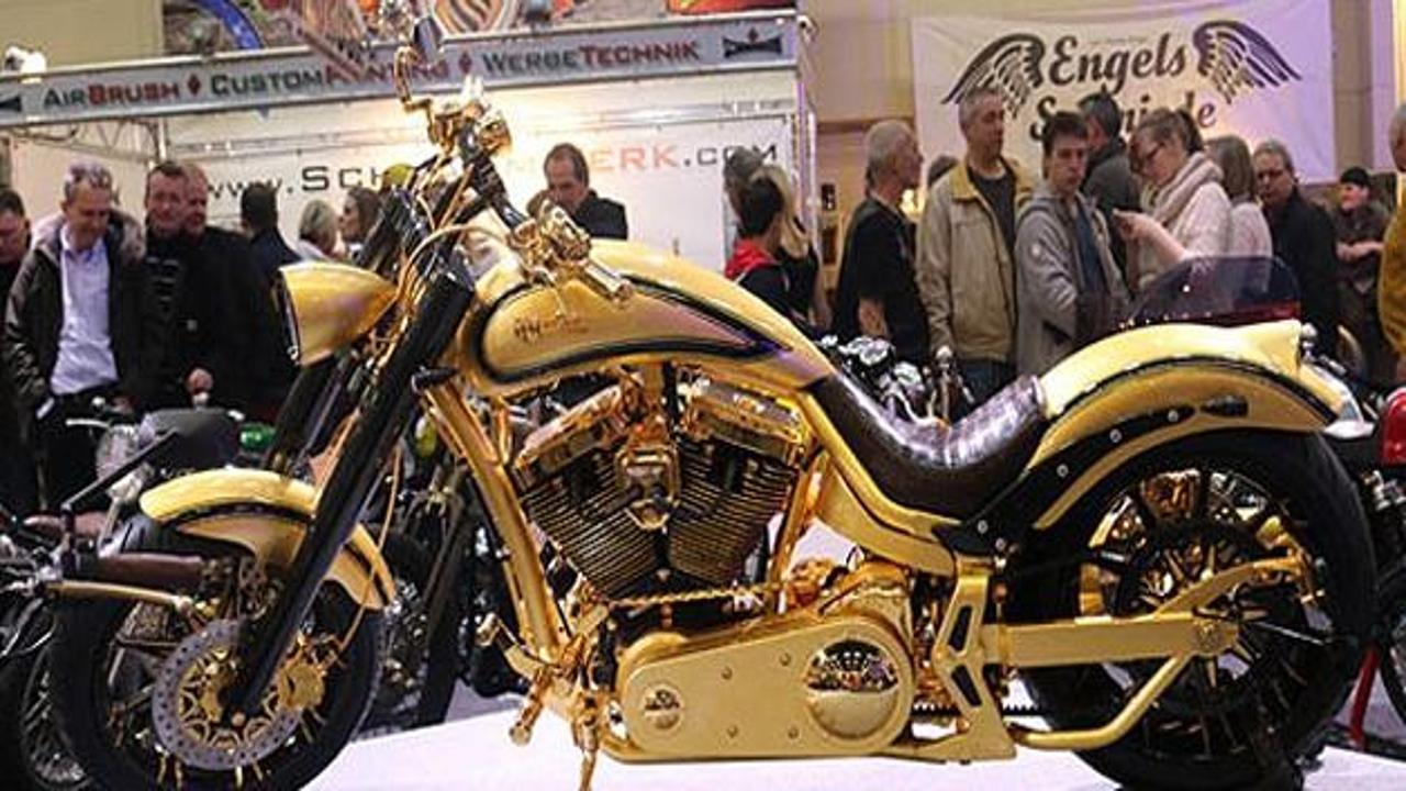 Altın ve elmastan motosiklet