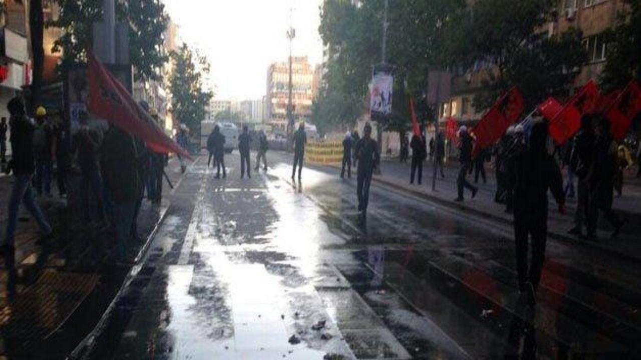 Ankara'da eli taşlı göstericilere müdahale