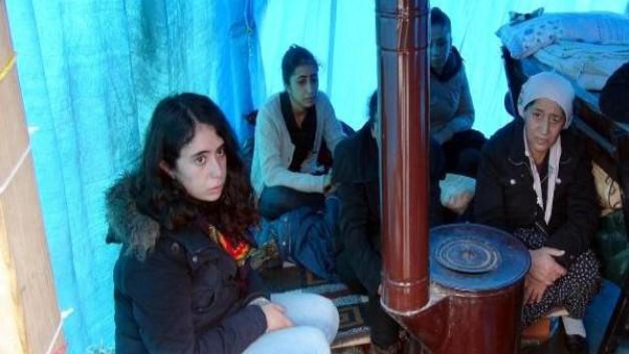 Anne ve &ccedil;ocuklarının a&ccedil;lık grevi devam ediyor
