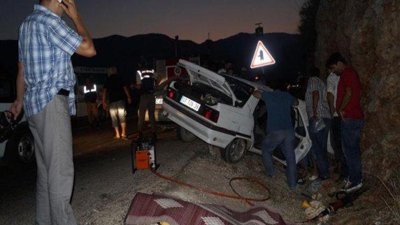 Antalya'da feci kaza: 3 ölü, 4 yaralı!
