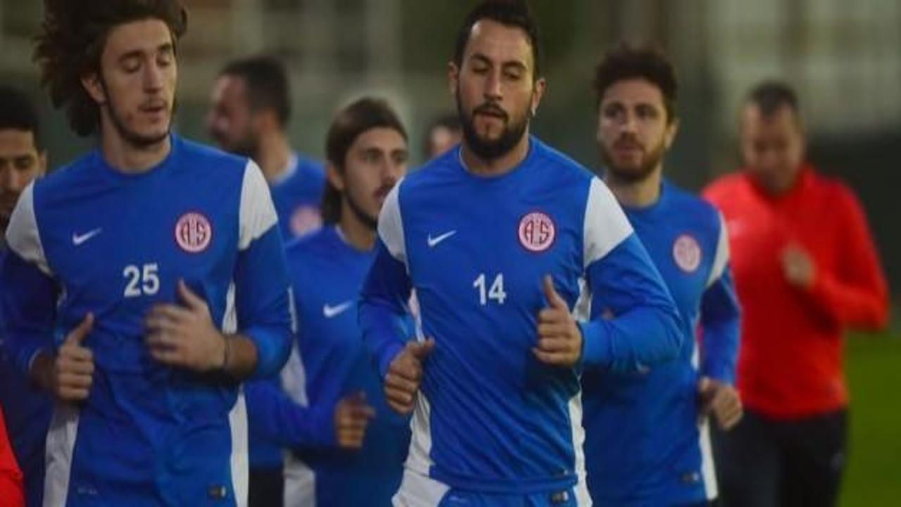 Antalyaspor Galatasaray'a kilitlendi