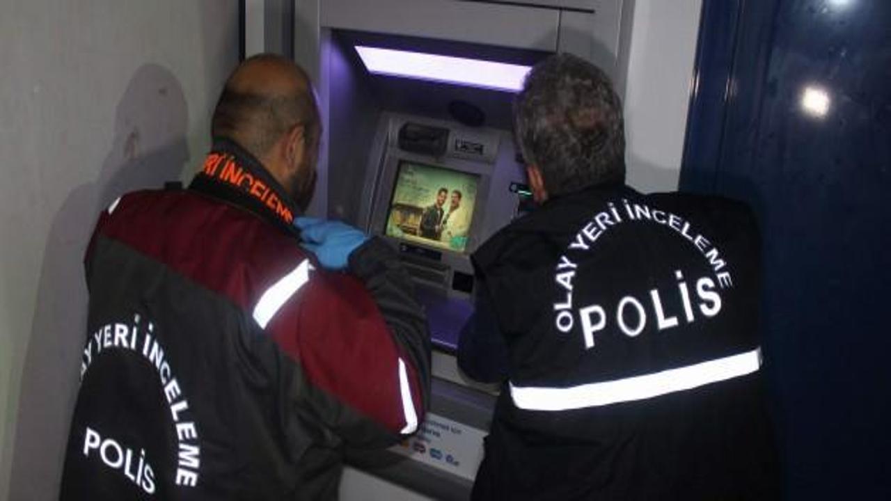 ATM'ye kurulan düzenek son anda fark edildi