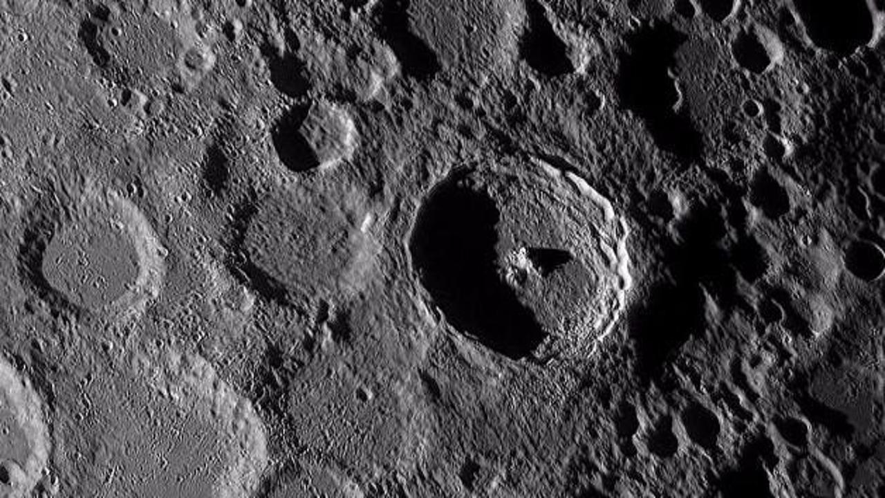 Ay'da büyük keşif: 200 kilometre genişliğinde