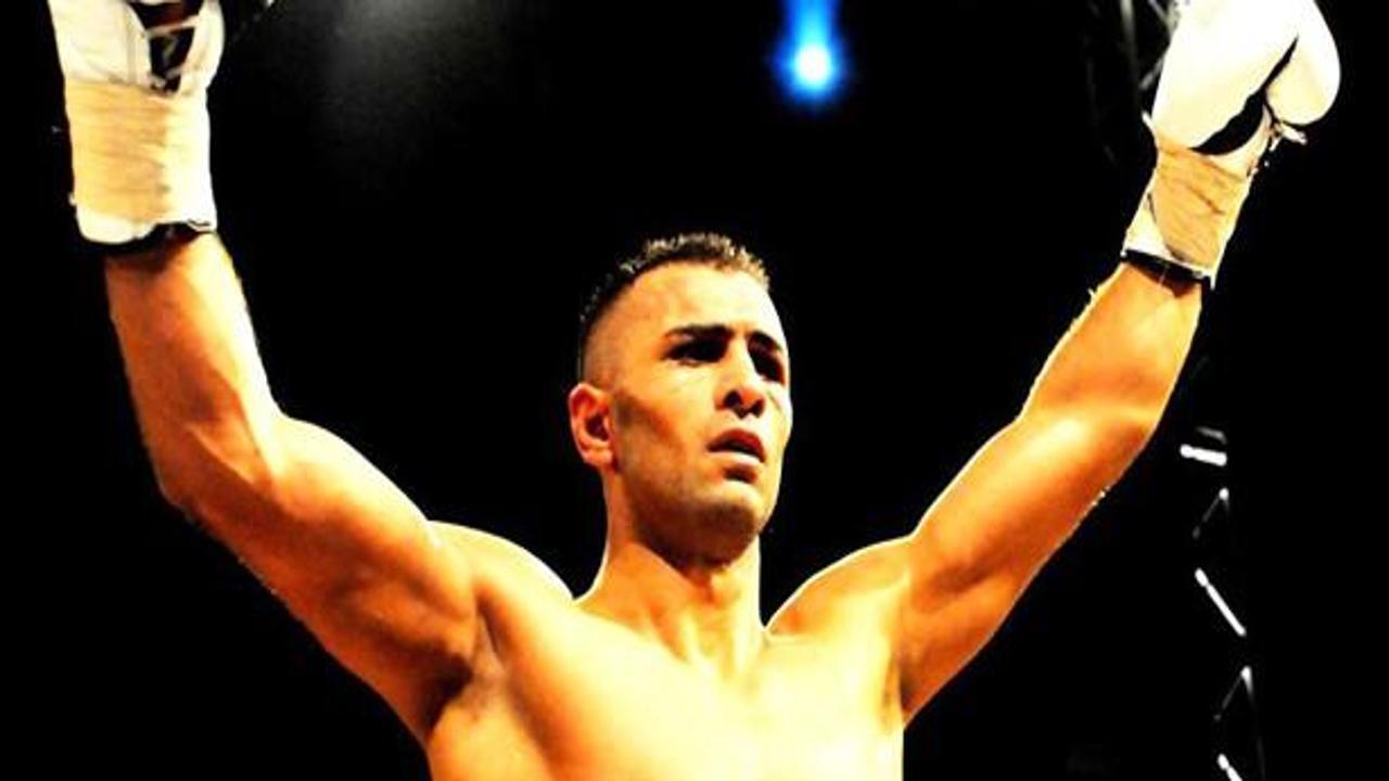 Sel&ccedil;uk Aydın nakavtla yarı finale