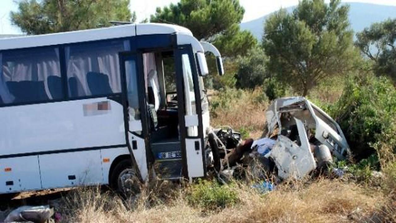 Aydın'da feci kaza: 3 ölü, 11 yaralı