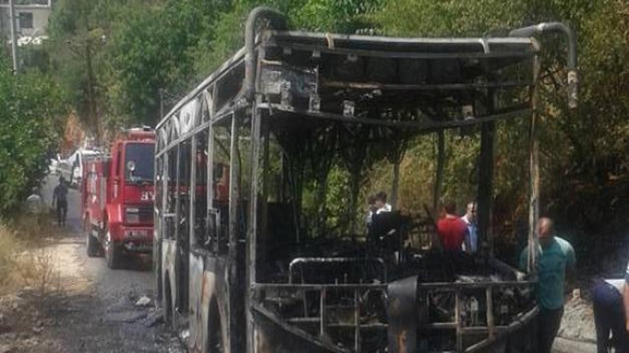 Alanya'da halk otobüsü yandı