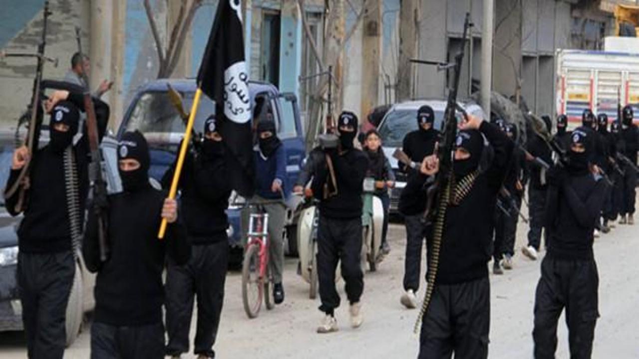 IŞİD'den 20 mahkuma karşı 2 asker
