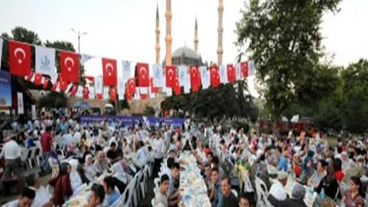 Bağcılar Belediyesi'nden Silimiye Camii'nde iftar