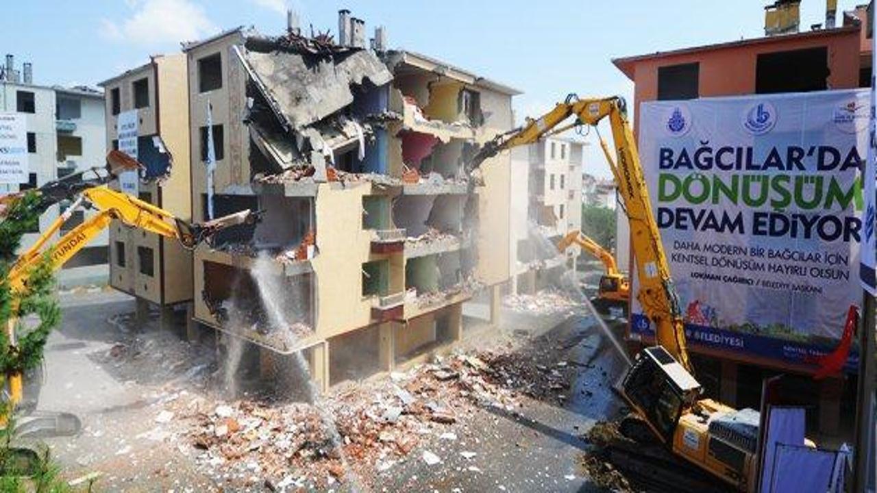 Bağcılar'da 18 binanın yıkımı yapıldı