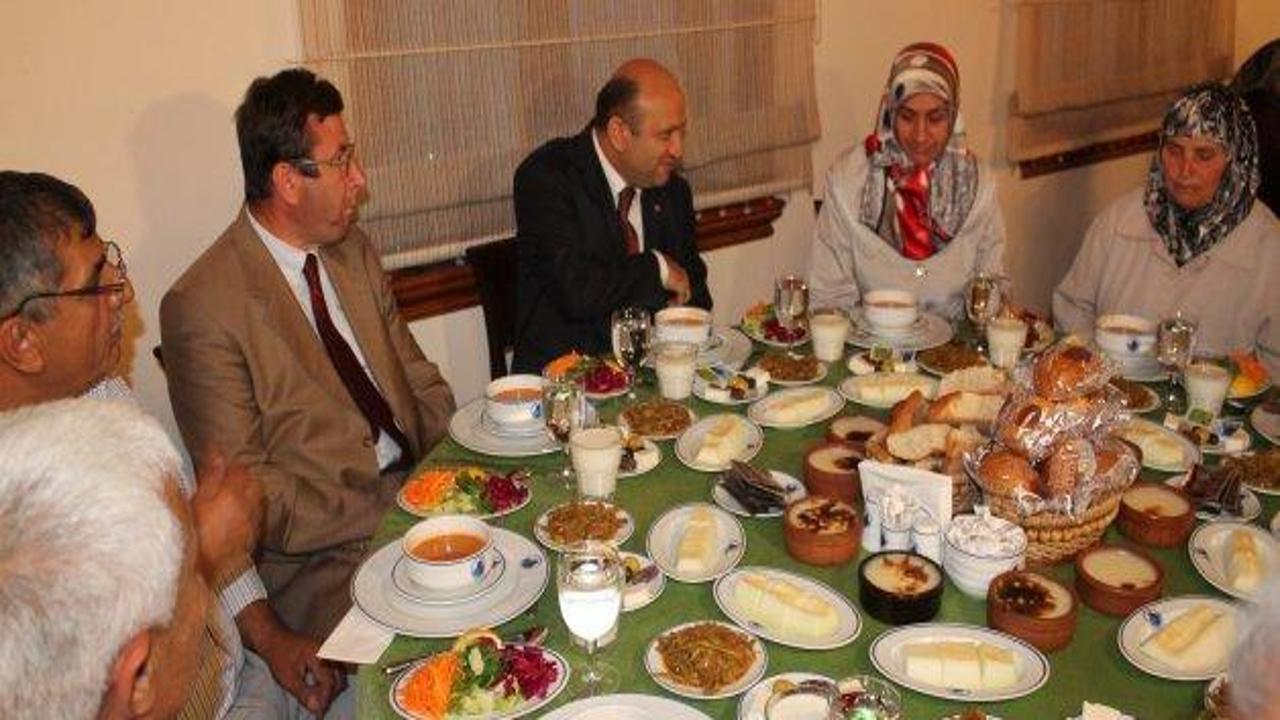Bakan Işık Ulucanlar cezaevinde iftar yaptı