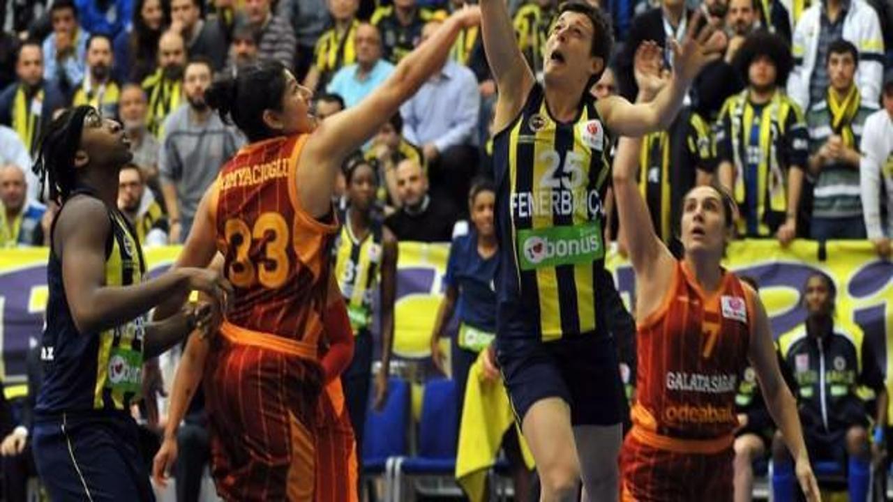 Bakan Kılıç'tan Fenerbahçe'ye tebrik mesajı