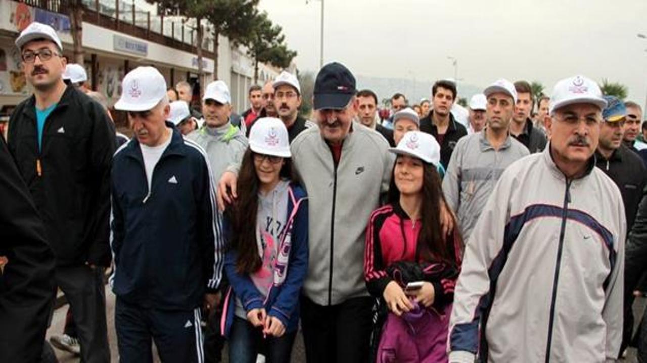 Bakan Müezzinoğlu, Samsun'da yürüyüşe katıldı
