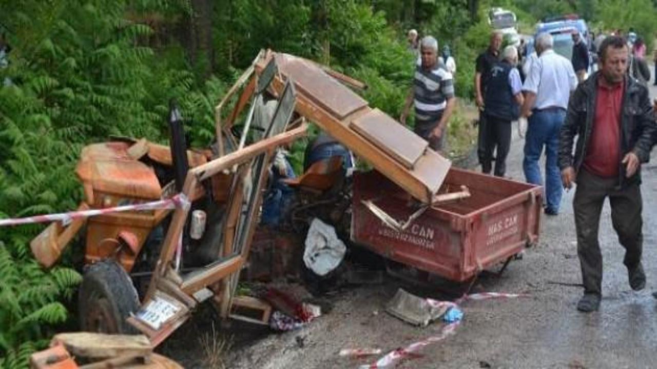 Balıkesir'de korkunç kaza: 3 ölü!