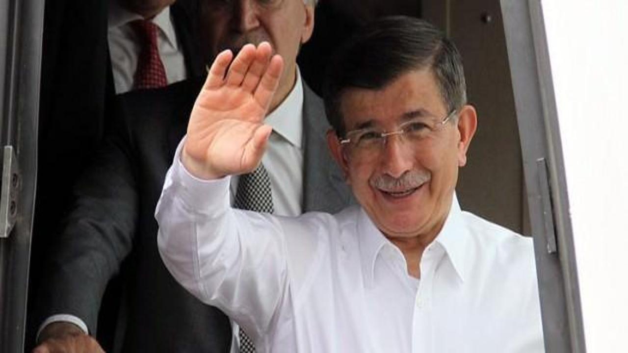 Başbakan Davutoğlu'ndan hastane ziyareti