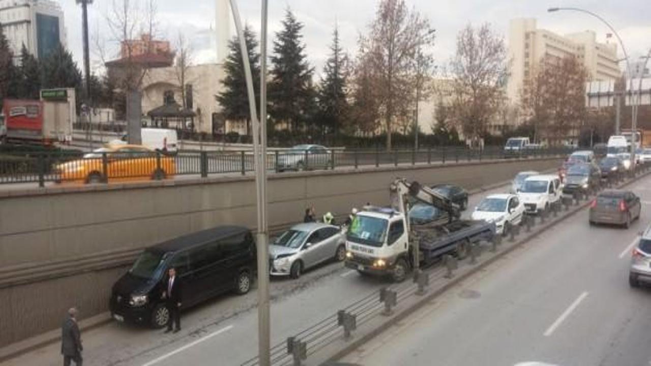 Başbakanlık koruma ara&ccedil;ları birbirine girdi