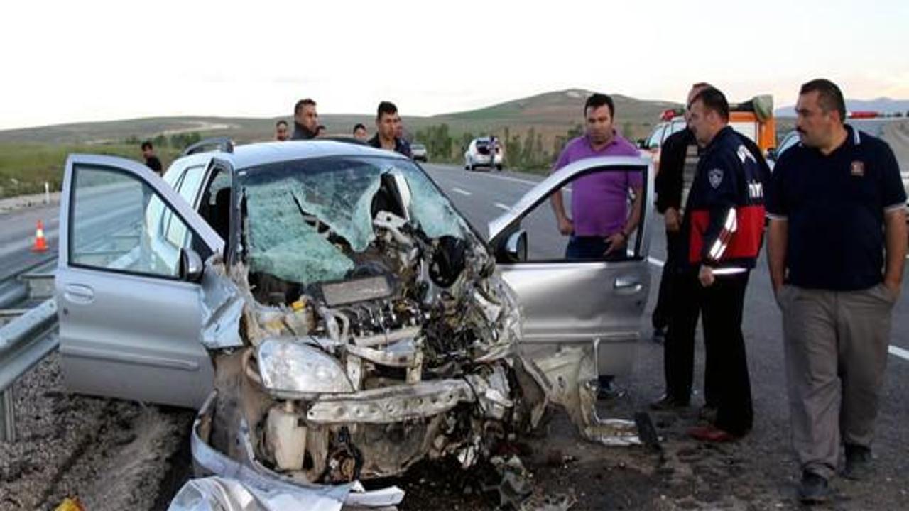 Adana'da trafik kazası: 2 ölü, 2 yaralı