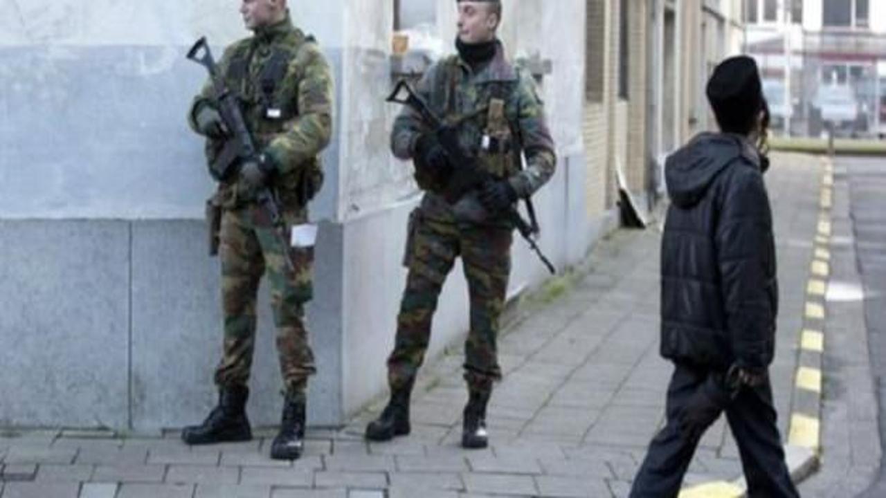 Belçika'da Yahudi okullarını askerler koruyor