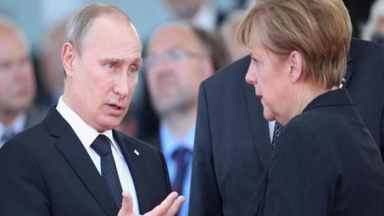 Berlin'de Putin tartışması