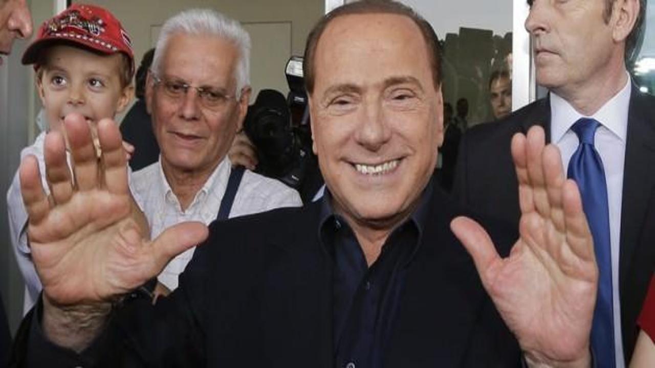 Berlusconi'ye 3 yıl hapis cezası
