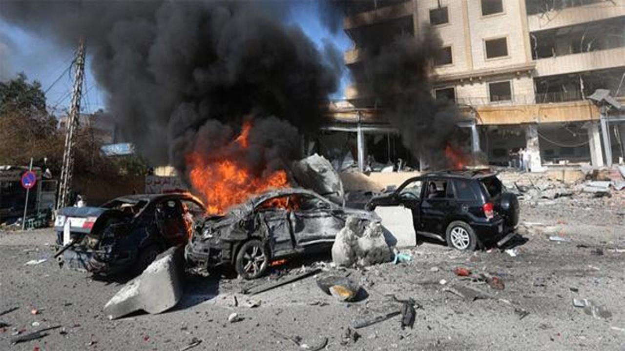 Beyrut'ta iki feci patlama: 3 ölü!