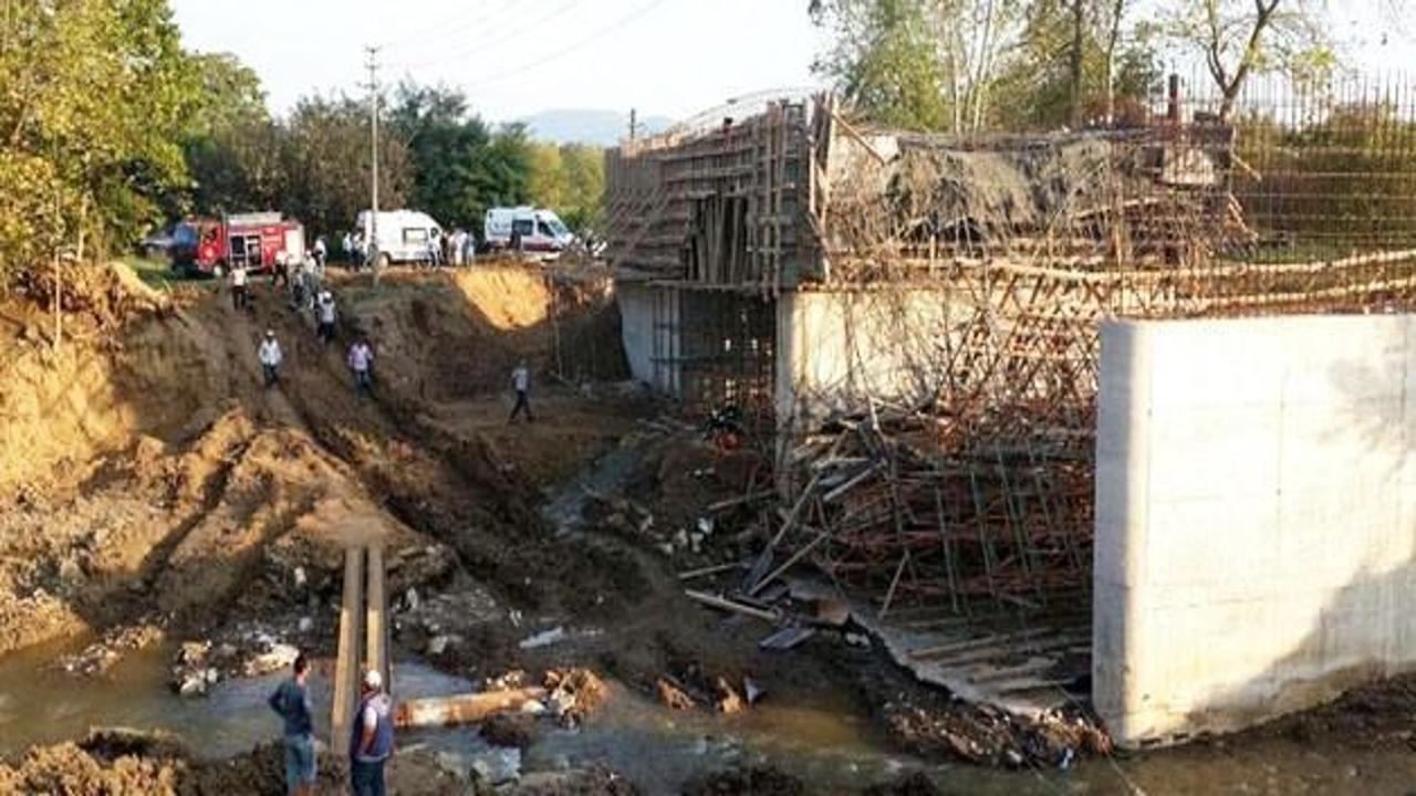 Biga'da köprü çöktü: 1 yaralı