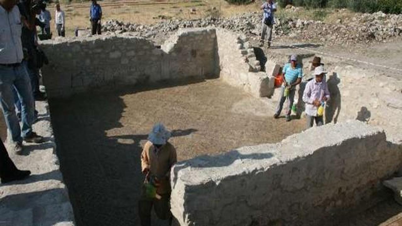Bin 500 yıllık mozaikli ev bulundu