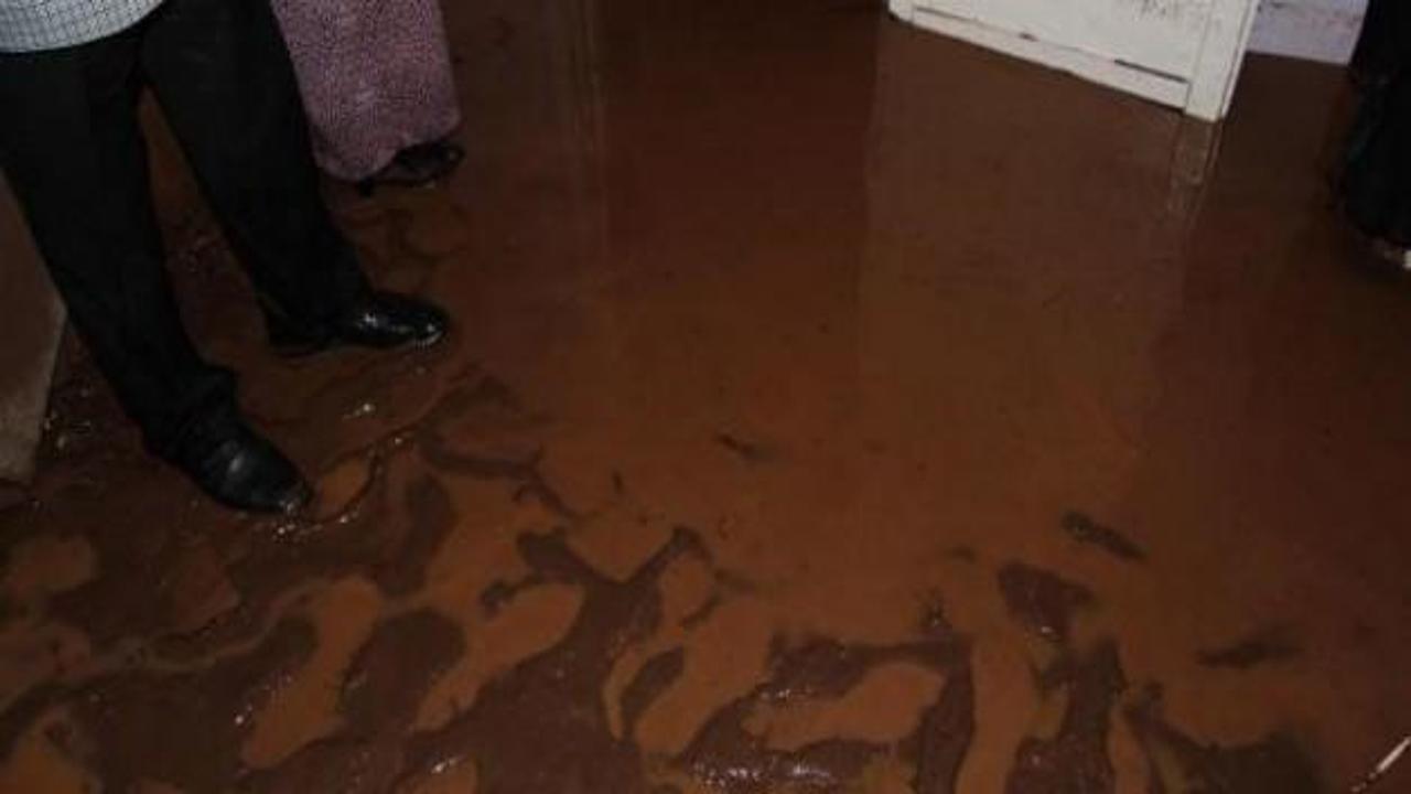 Bingöl'de onlarca ev su altında kaldı