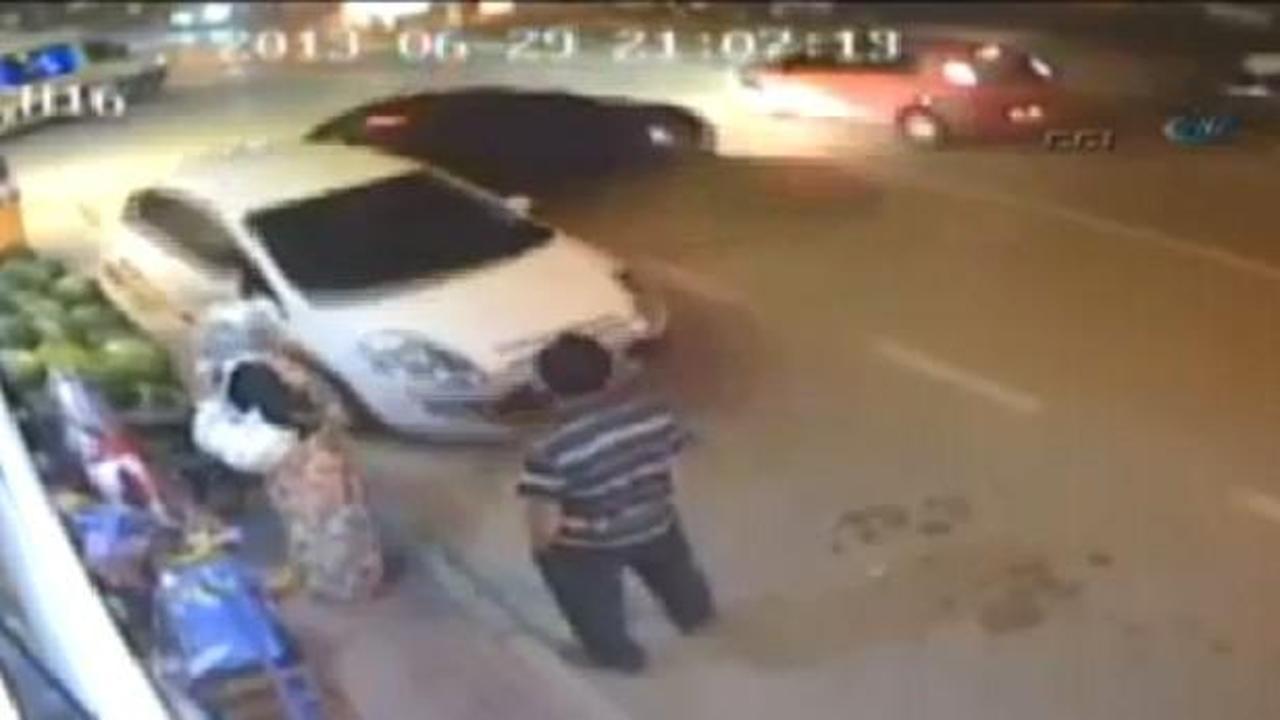 Bursa'da iki kişi ezilmekten son anda kurtuldu