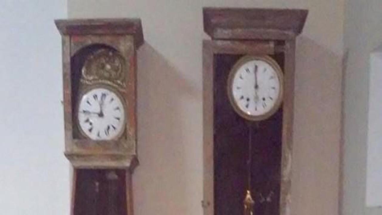 Cami deposundan 200 yıllık saatler çıktı!