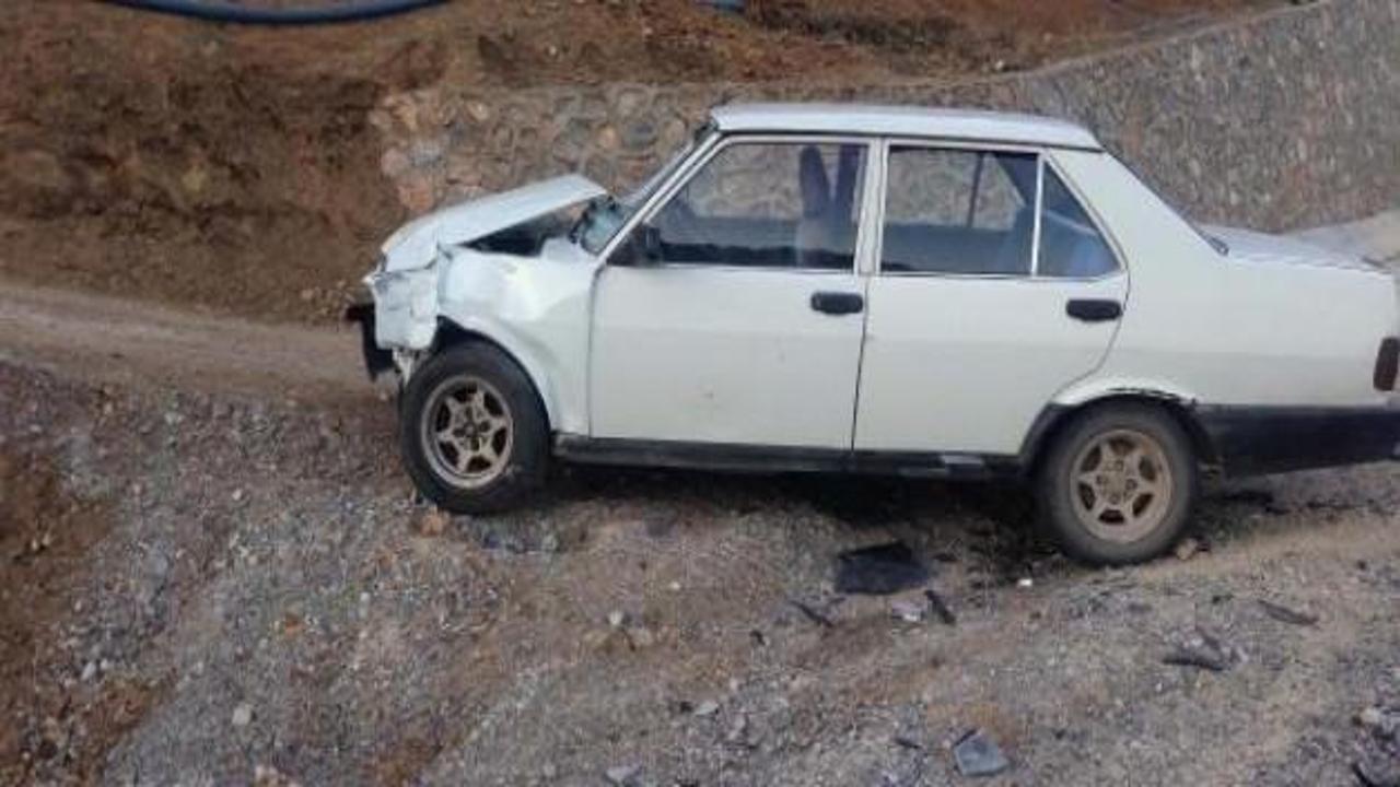 Çelikhan'da iki araç çarpıştı: 3 yaralı