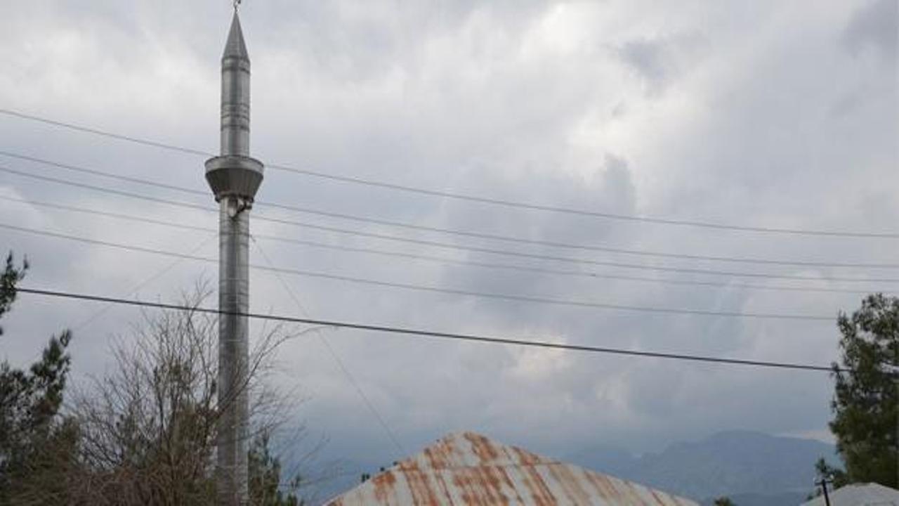 Cemaatten teneke minareye büyük ilgi