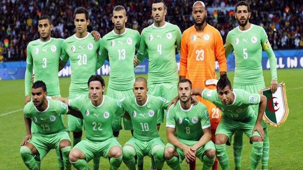 Cezayirli futbolculardan Gazzeli çocuklara yardım