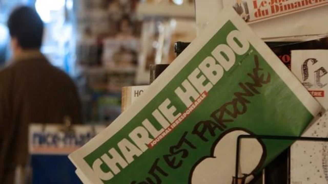 Charlie Hebdo bu kez Aylan'la dalga geçti