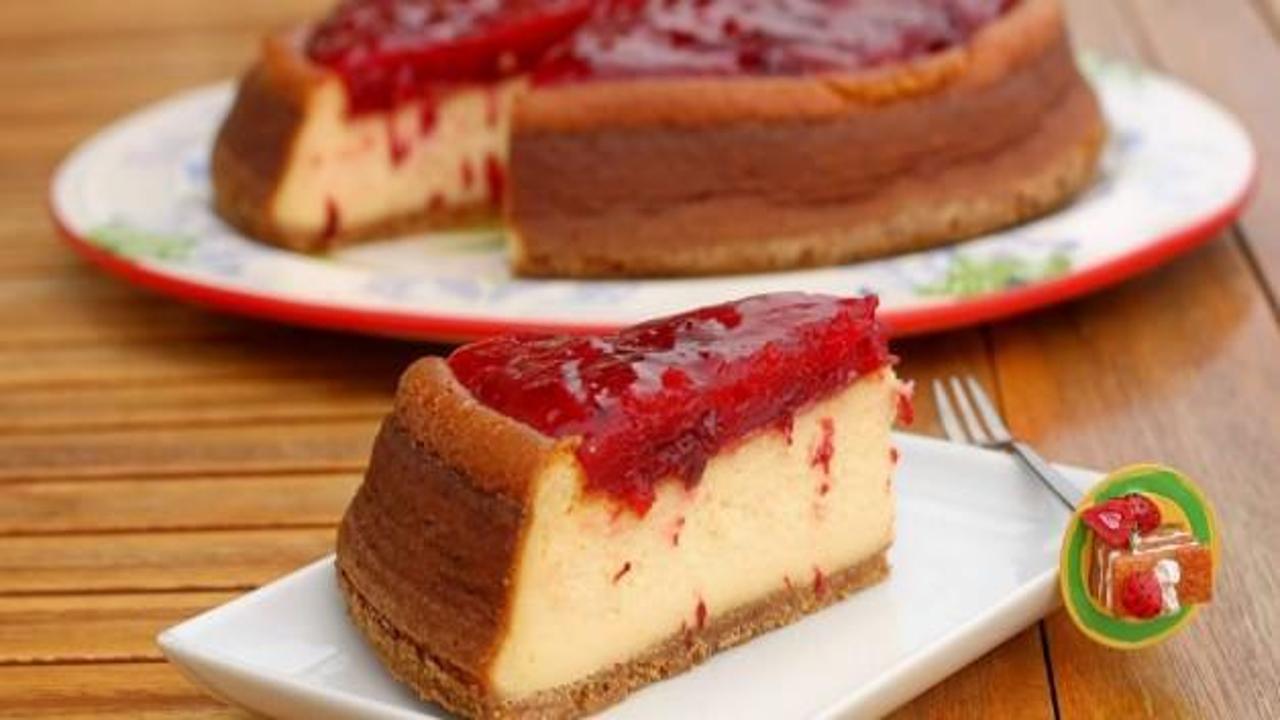 Çilekli Cheesecake tarifi