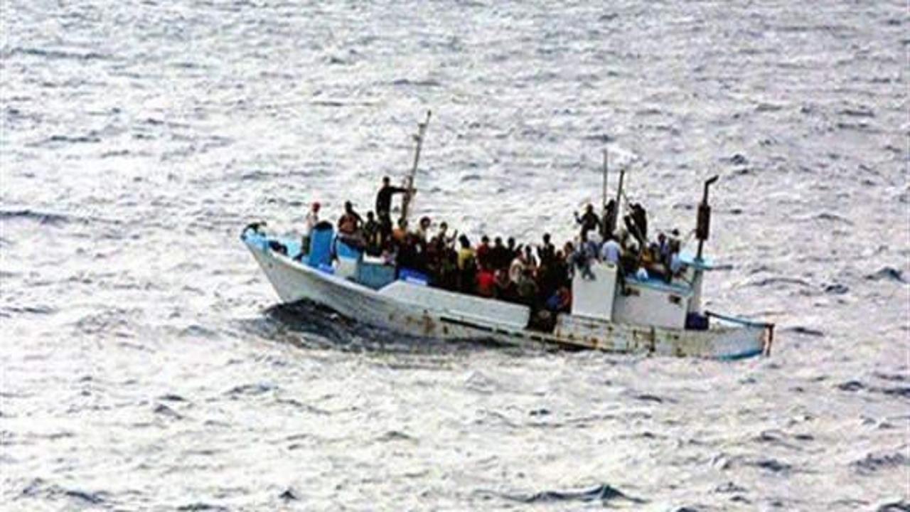 Tayland'da iki tekne çarpıştı