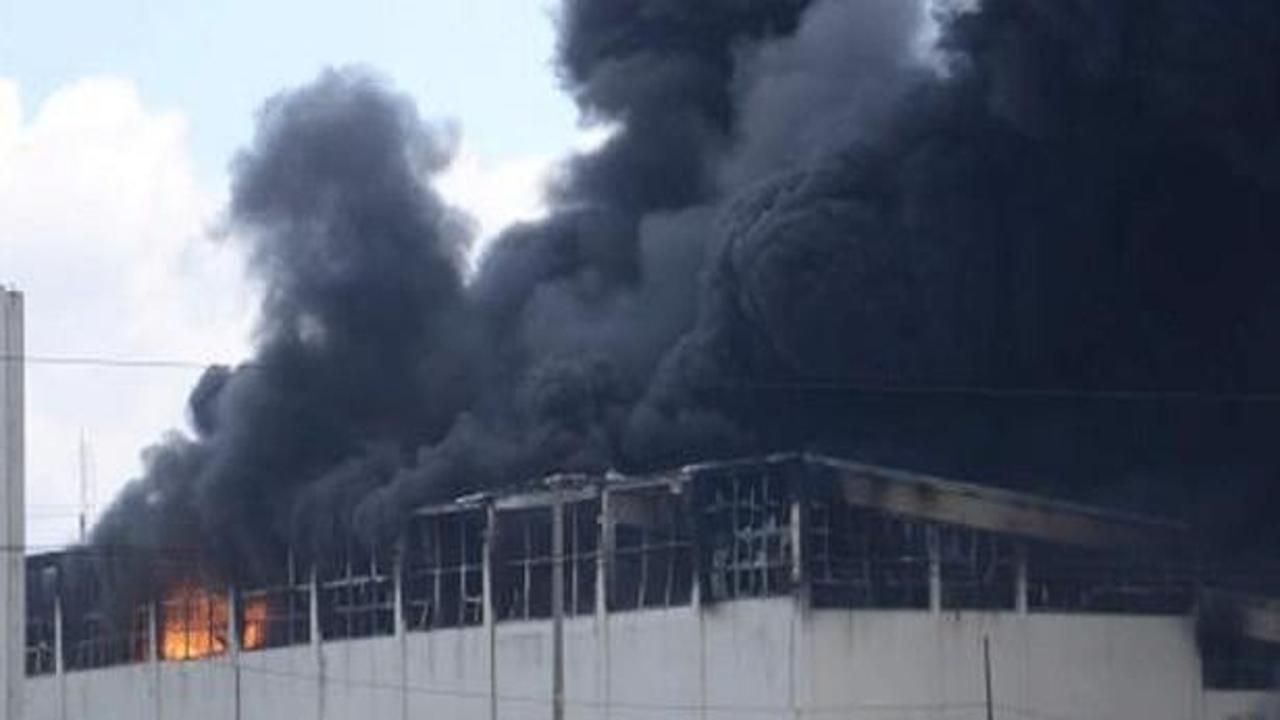 &Ccedil;orlu'da yalıtım fabrikasında yangın