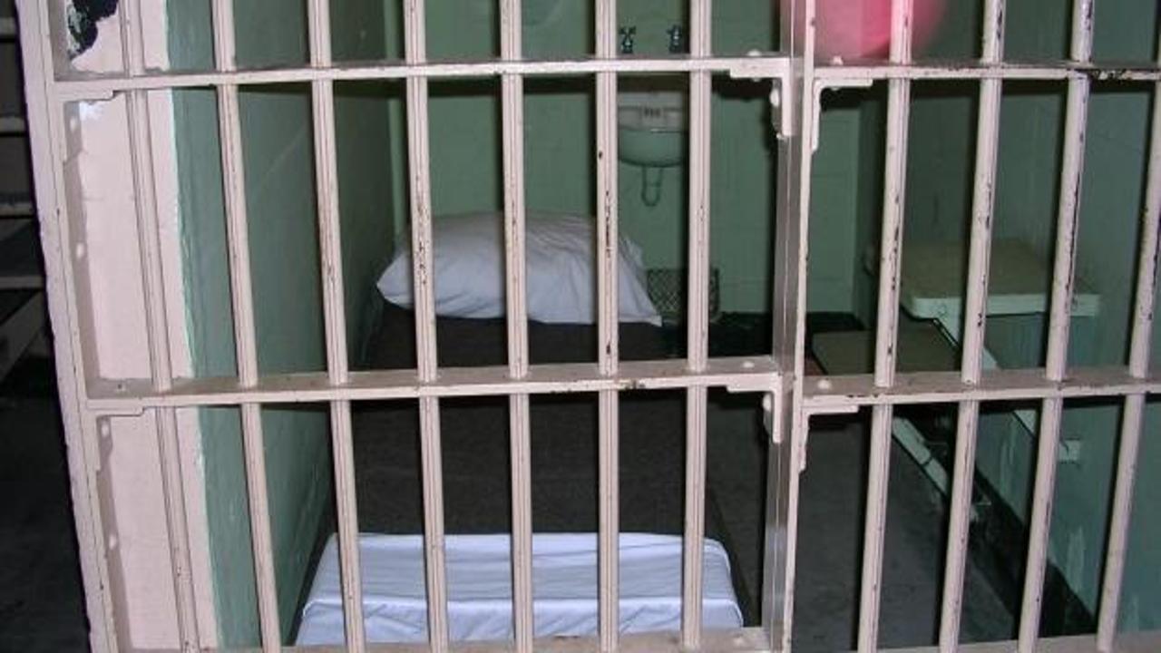 Mafya, tecavüzcüyü hapishanede infaz etti