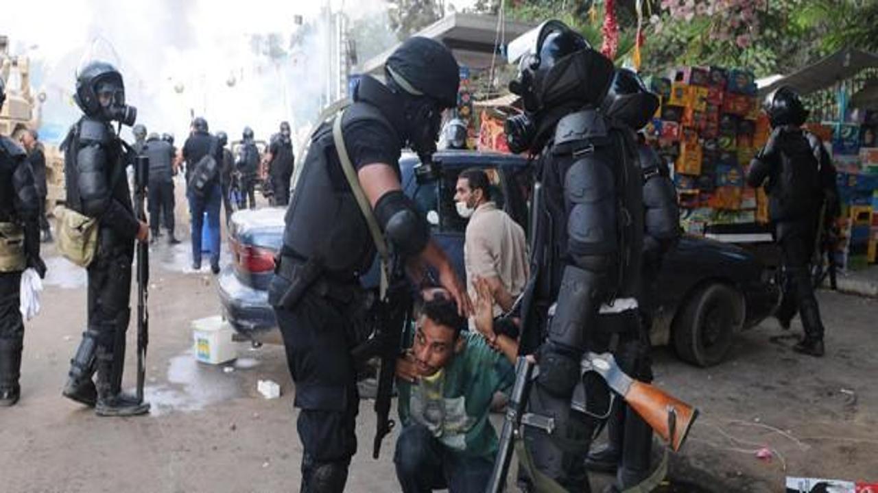 Mısır'daki olaylarda bin gösterici tutuklandı
