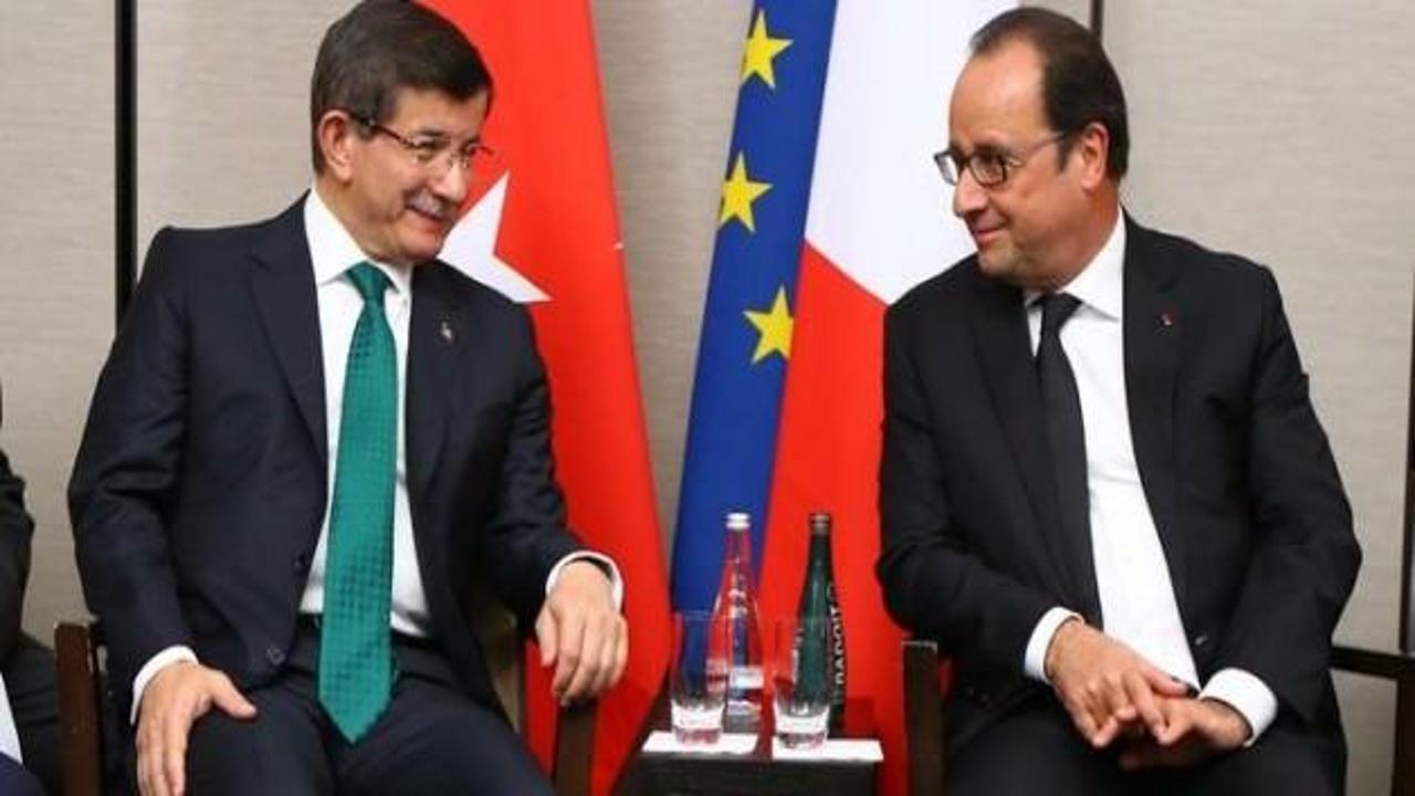 Davutoğlu, François Hollande ile görüştü