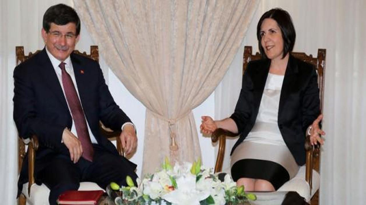 Davutoğlu KKTC'de Meclis Başkanı ile görüştü